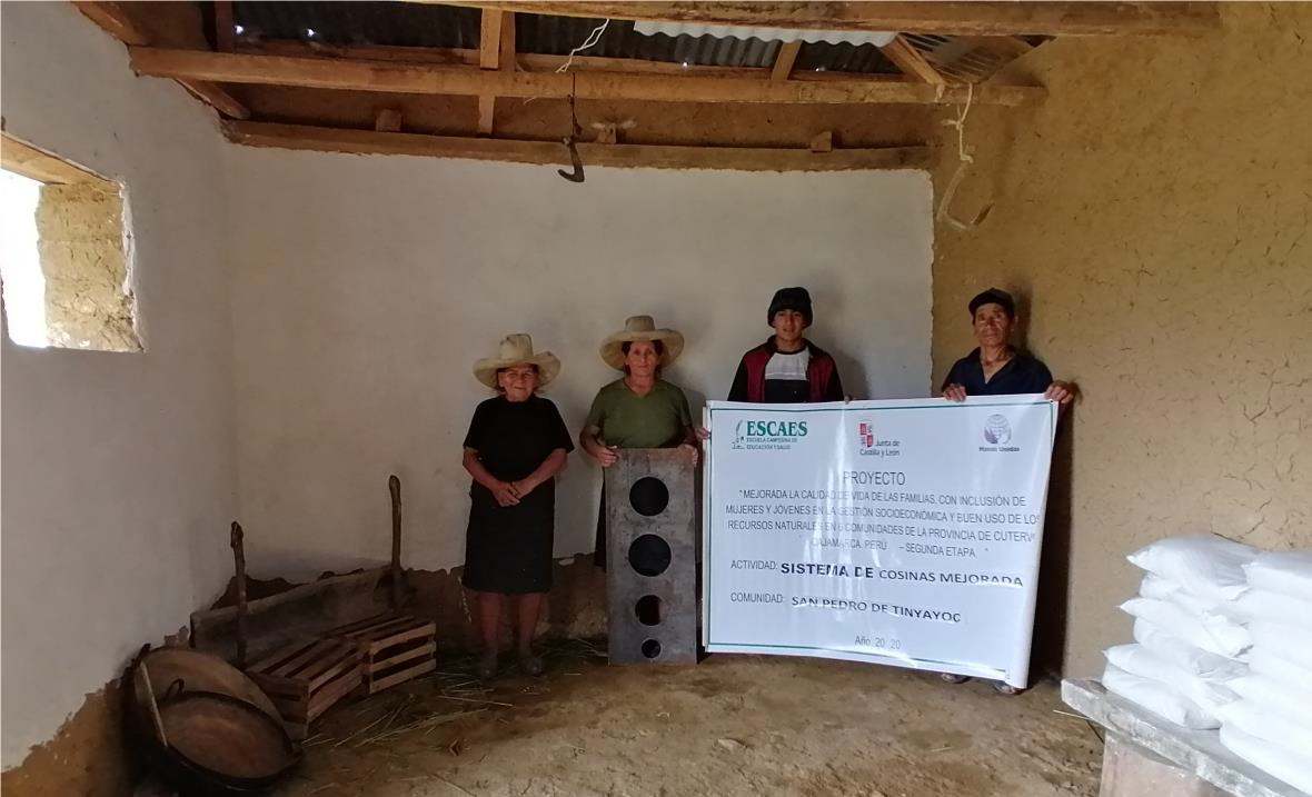 Familia muestra el proceso de Mejoramiento de la vivienda en la Comunidad de San Pedro de Tinyayoc