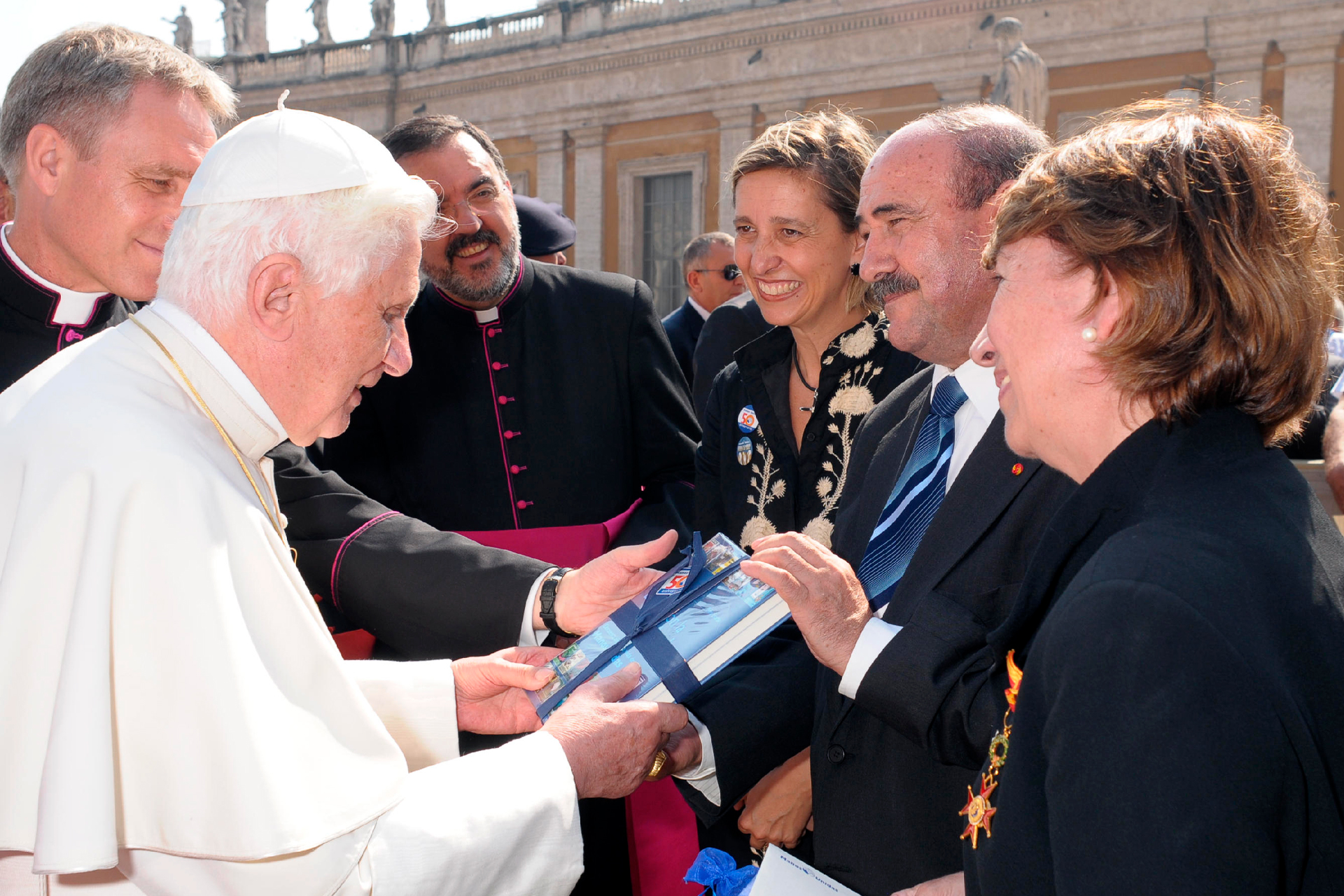 Vaticano. Benedicto XVI. Manos Unidas