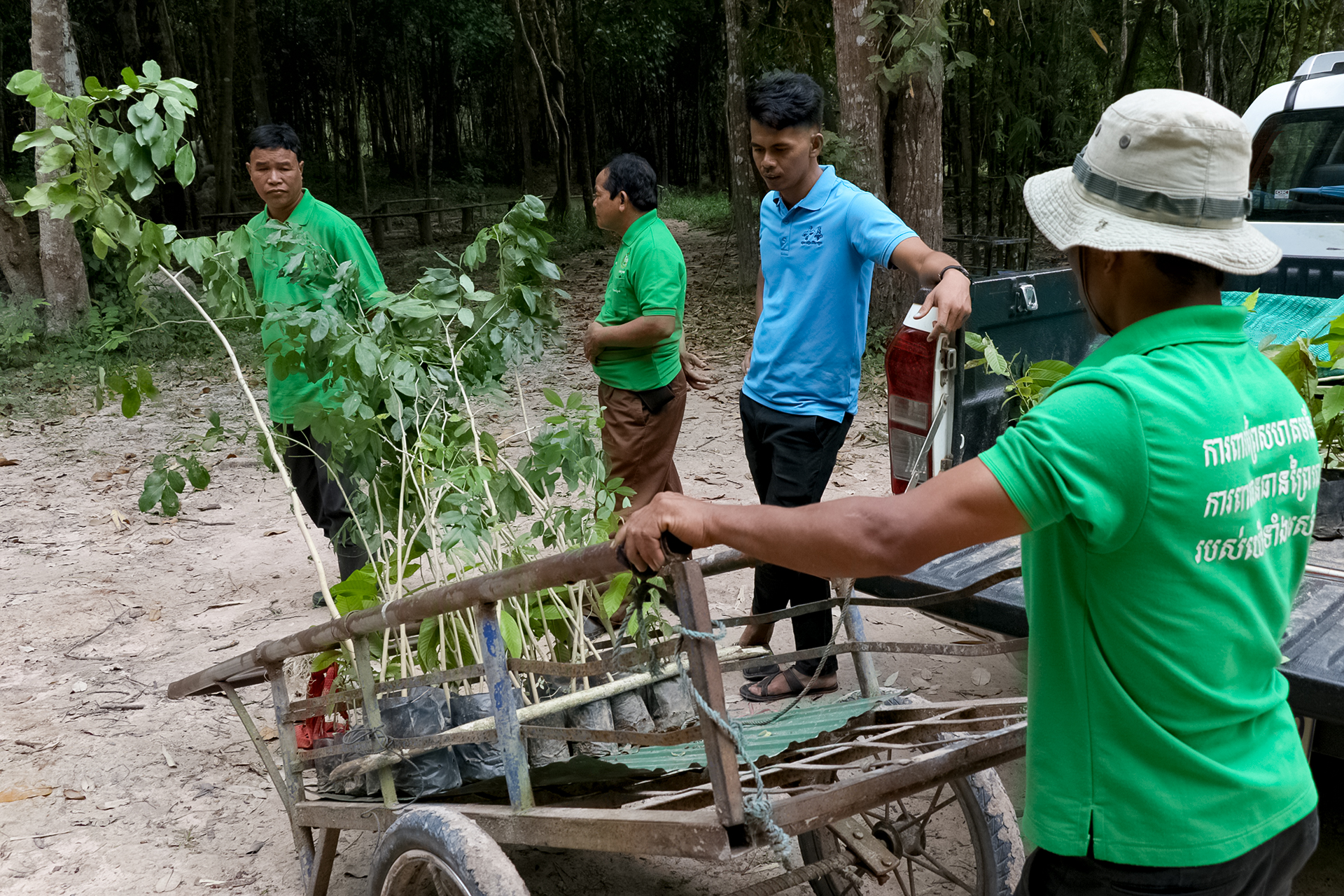 Mejora de la concienciación y activismo ecológico de la comunidad camboyana