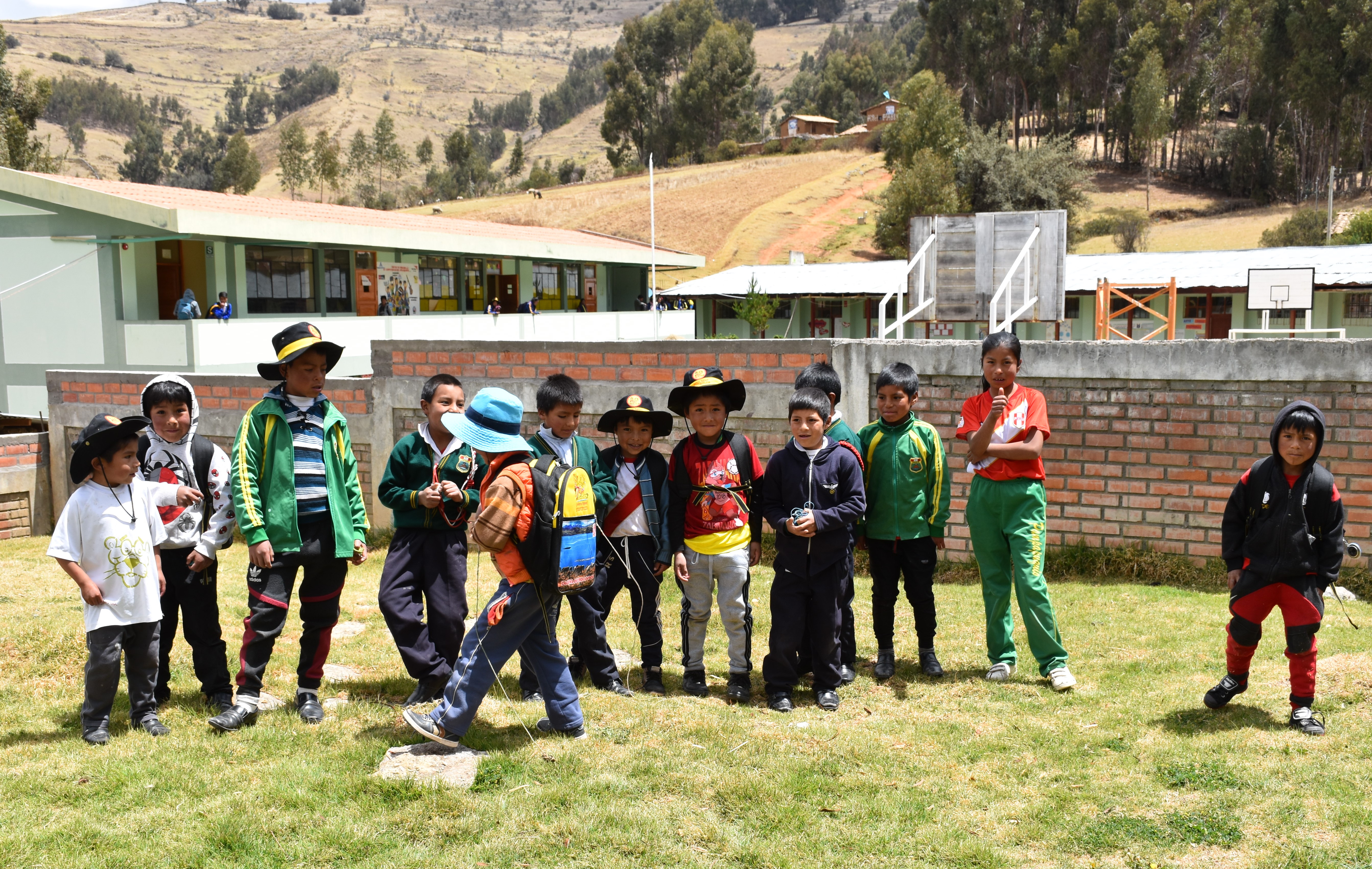 Niñas y niños ejercen su Derecho a una Educación Intercultural. Foto: Manos Unidas