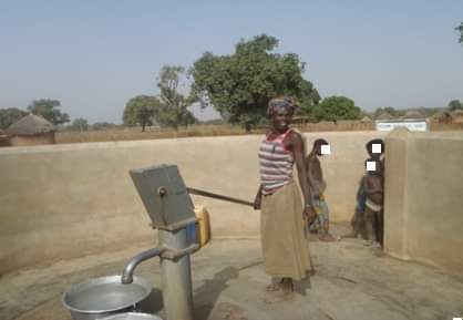 Acceso al agua potable, al saneamiento y la seguridad alimentaria en la región de las sabanas, Togo