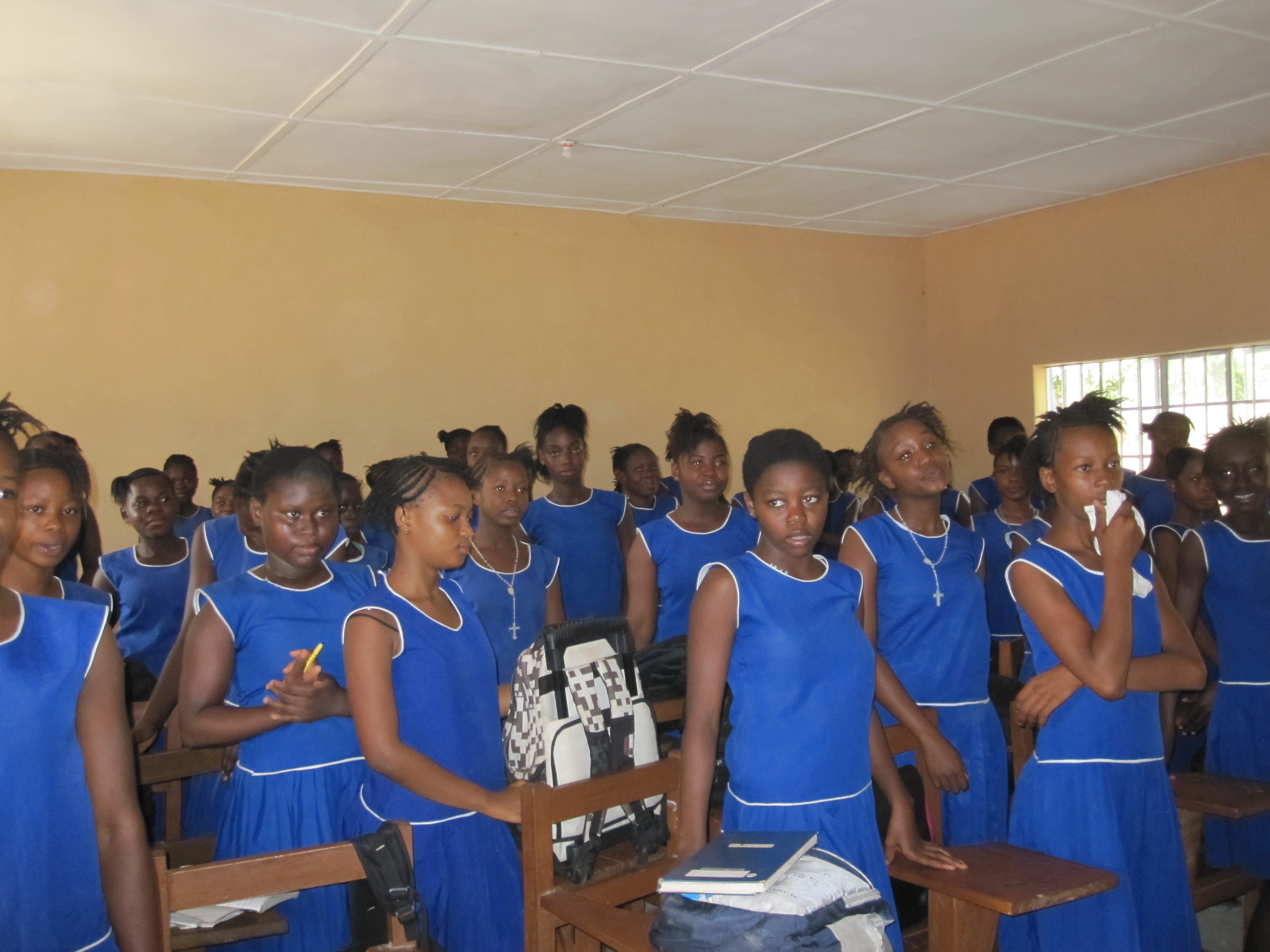 Favorecimiento del acceso universal y equitativo a educación secundaria en Borborkomboh. Sierra Leona.
