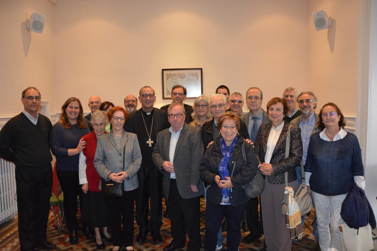 Arquebisbe de Barcelona visita la seu de Mans Unides Barcelona