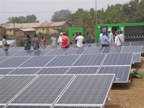 Paneles solares para acceso energía eléctrica