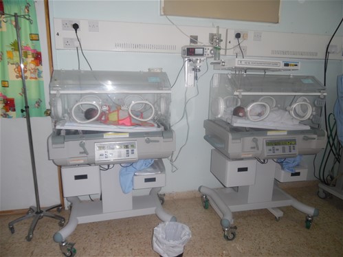 Equipamiento y atención médica para refugiados en Karak
