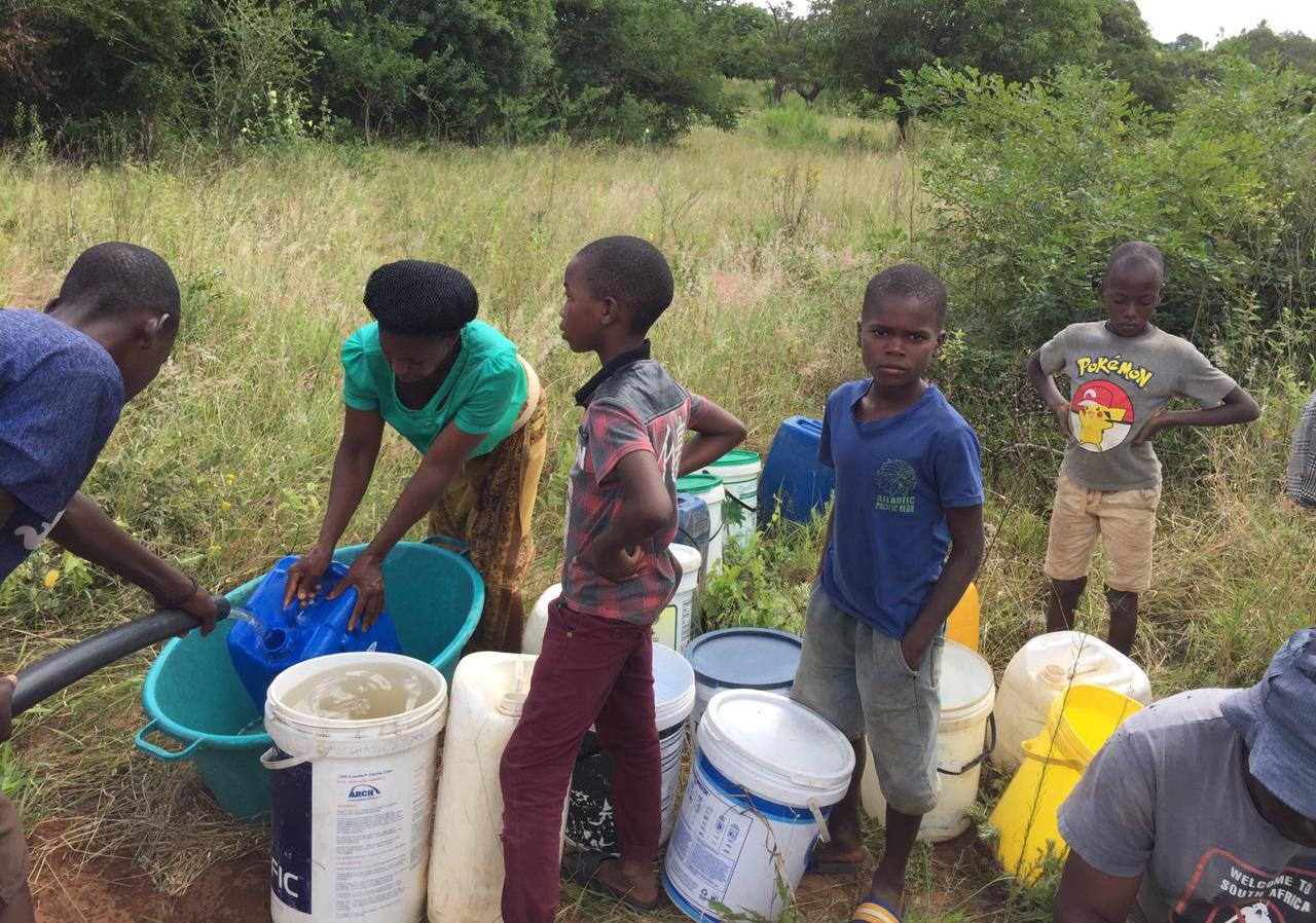 Sólo un 3% de la población disponía de agua canalizada en esta zona de Mozambique.  