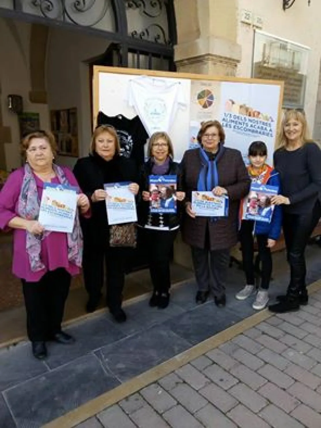 Mans Unides a la Fira de l'oli i la garrofa, a Jesús