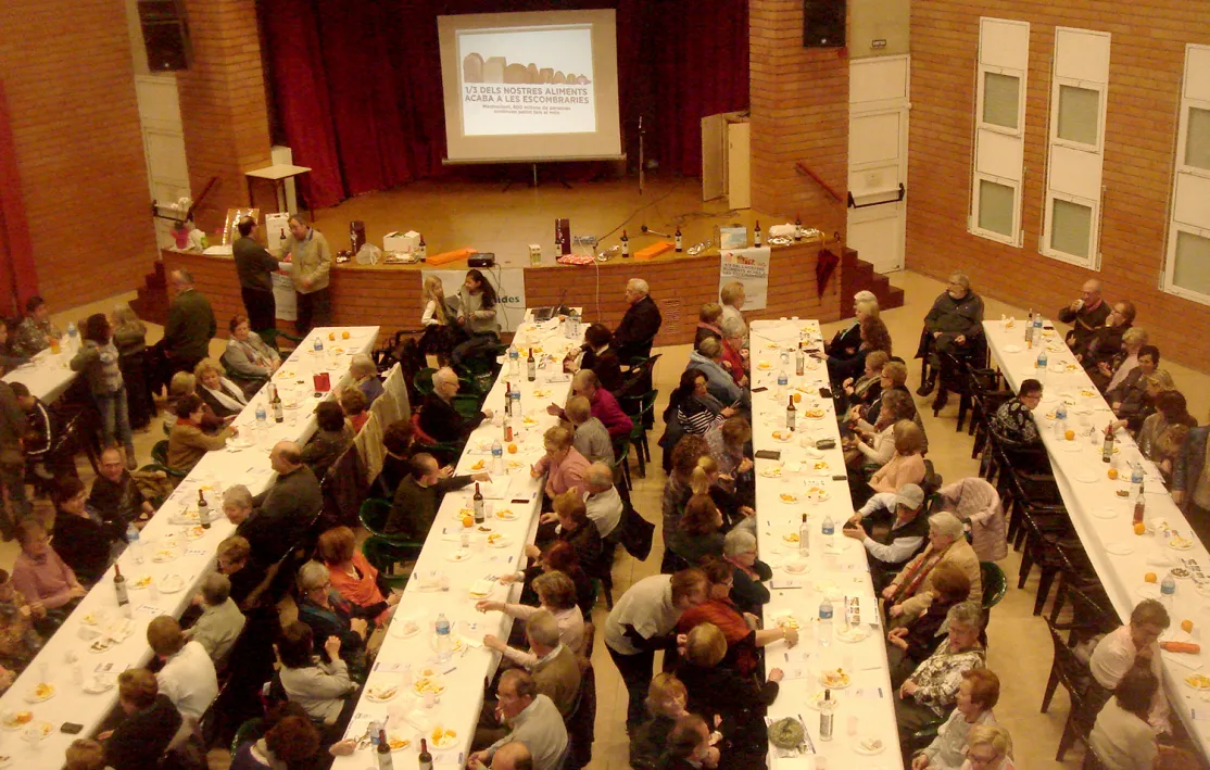 Cena solidaria en La Lira del Vendrell