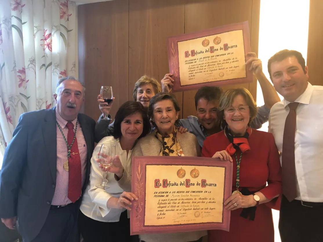 Cofradía del Vino de Navarra nombra cofrade de honor a Manos Unidas en Larraga