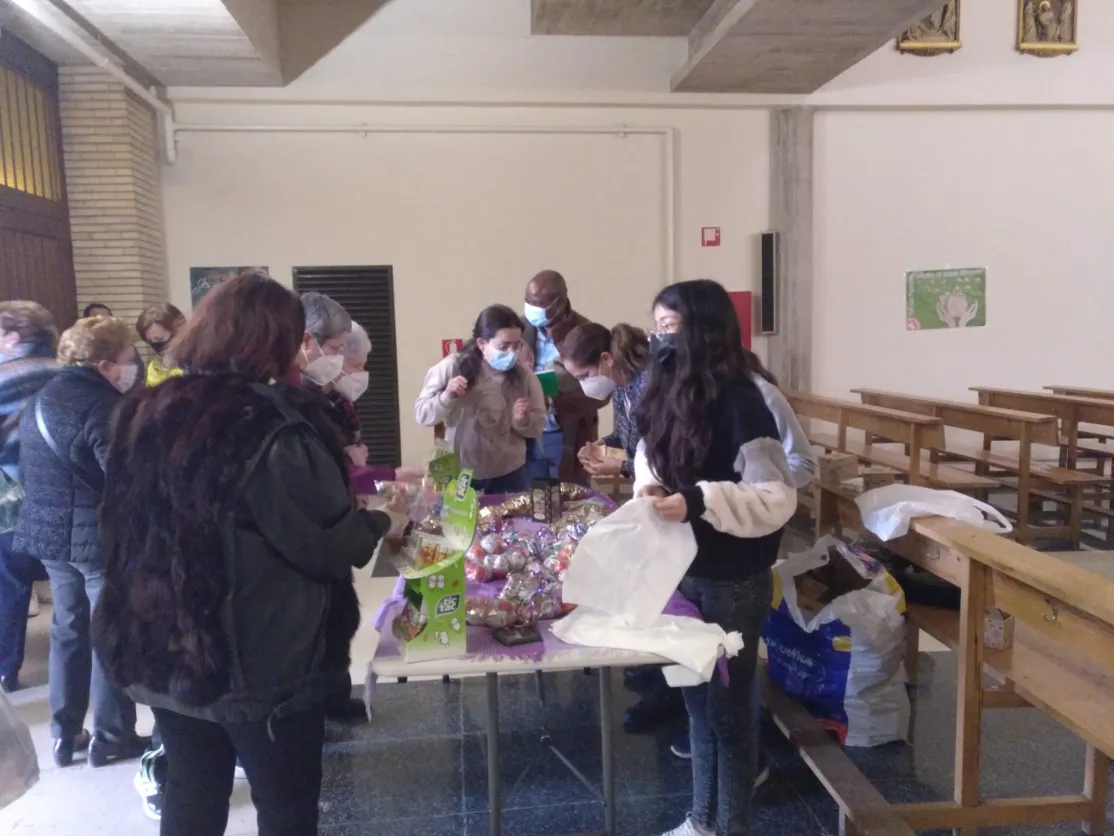 Bombones solidarios en la Parroquia Nuestra Sra. del Pilar de Echavacoiz de Pamplona