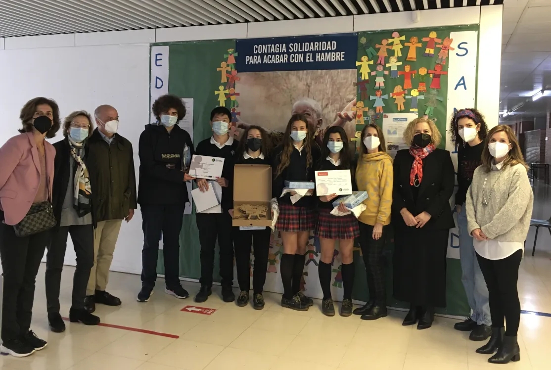 Entrega del primer premio del Festival de Clipmetrajes en el Colegio San Cernin de Pamplona