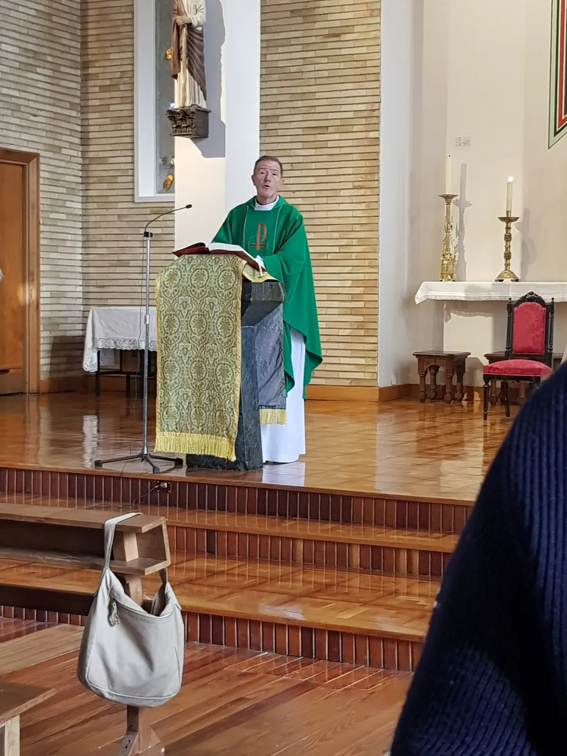 Misa de comienzo de curso en la delegación de Pamplona de Manos Unidas