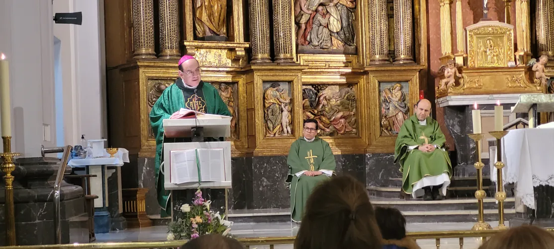 Misa de ayuno voluntario en la Parroquia de San Miguel de Pamplona con D. Florencio Roselló