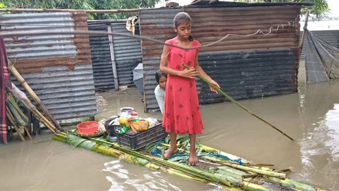 Ayuda de emergencia por inundaciones en Assam (India)