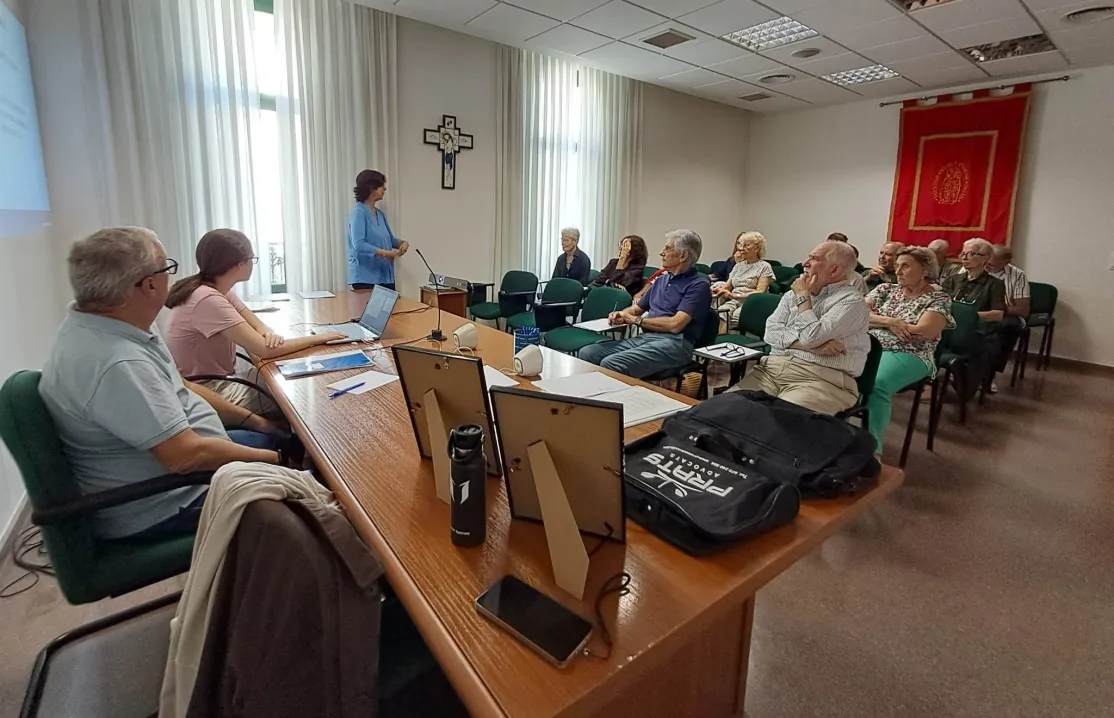 Taller de parroquias en Manos Unidas Valencia