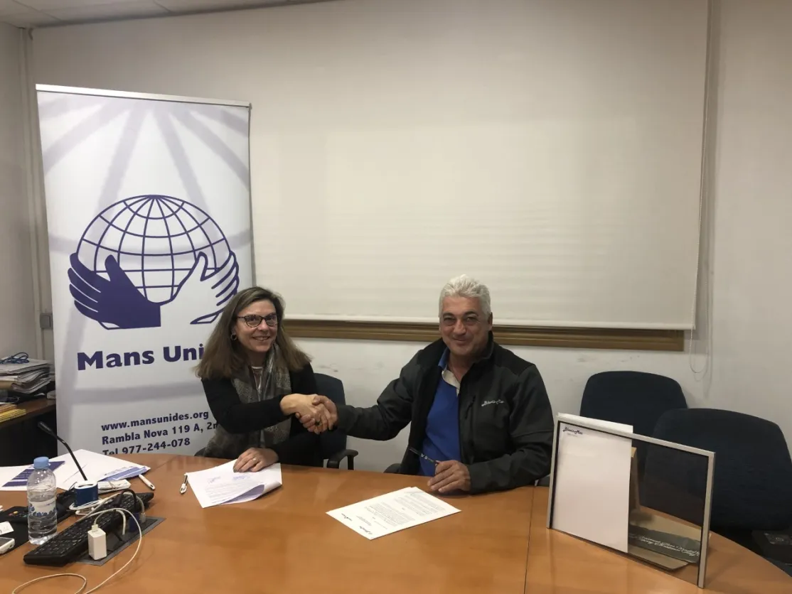 Firma convenio de colaboración de Blavis Mec 2014, SL con Mans Unides
