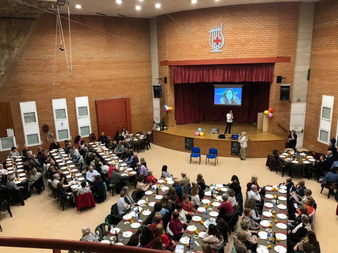 Éxito de partipación en la Cena Solidaria del Vendrell