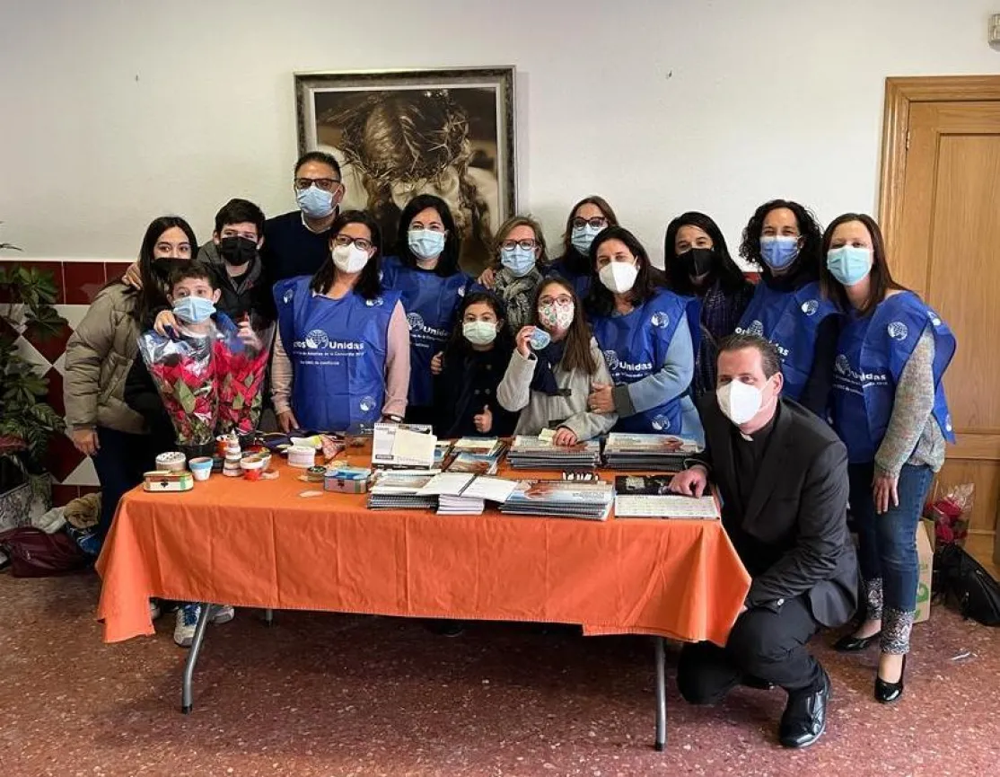 Mercadillo navideño en la comarcal de Manos Unidas Valencia en Aldaya. 