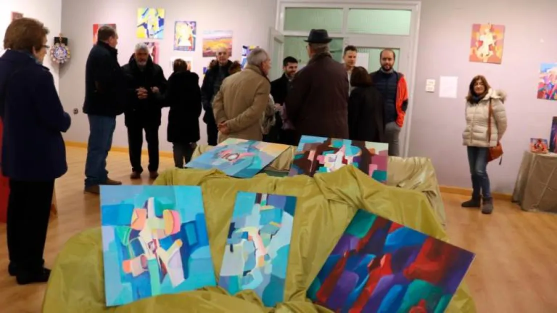 El pintor salmantino Evaristo Muñoz lega a Manos Unidas más de 500 obras tras su fallecimiento.