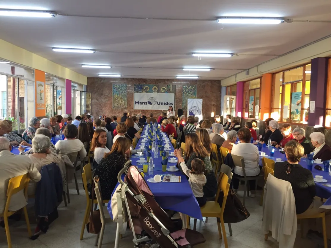 Más de 140 personas asistieron a la Merienda Solidaria