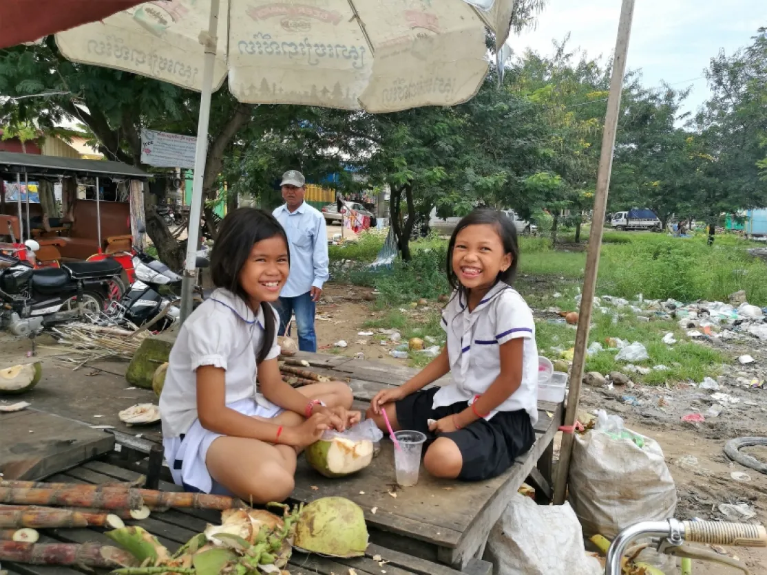Niñas en Camboya (foto: Marta Carreño)