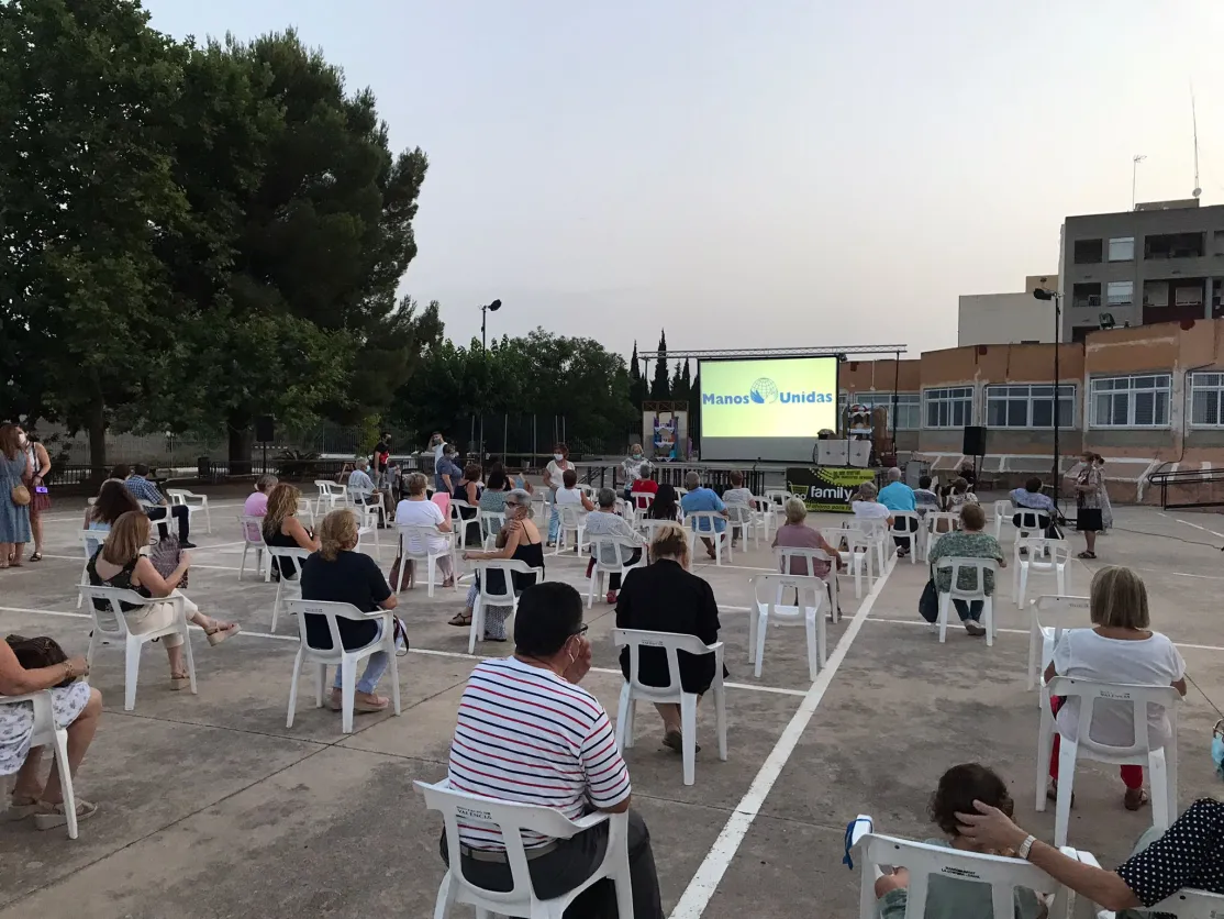 La comarcal de Canals ha reunido a más 70 personas para su cena de hermandad. 