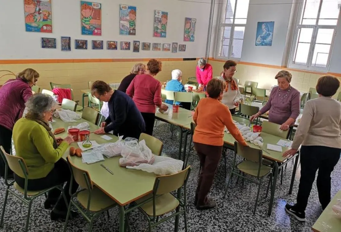 La delegación comarcal de Manos Unidas Valencia en Carcaixent organiza un bocadillo solidario.