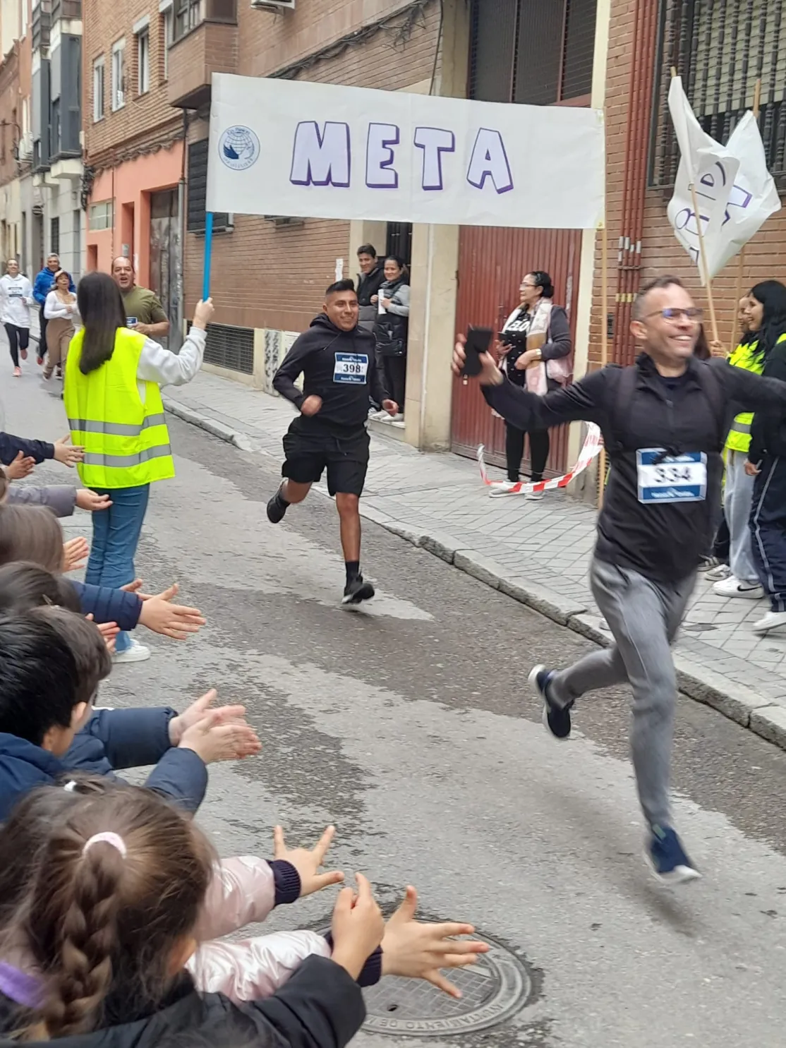 Carrera solidaria en el colegio Asunción de Vallecas a favor de Manos Unidas 2026