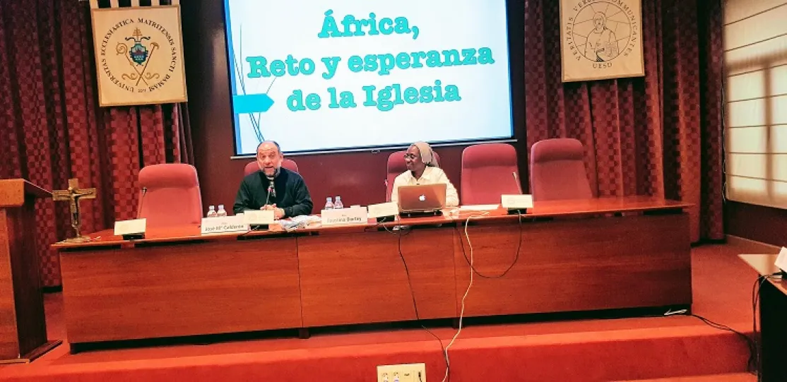 Charla "Africa, reto y esperanza de la Iglesia" en universidad San Damaso