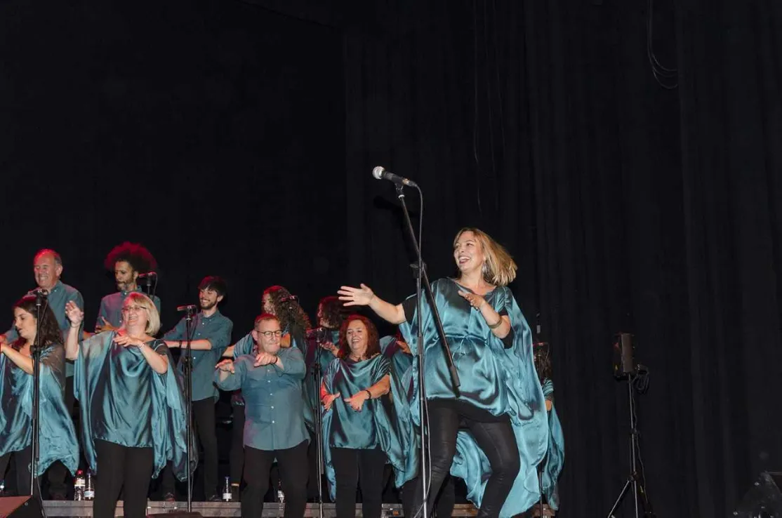 El público entusiasmado participó en el concierto
