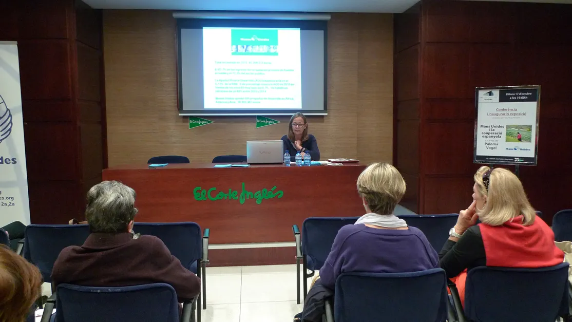Conferencia Paloma Vogel