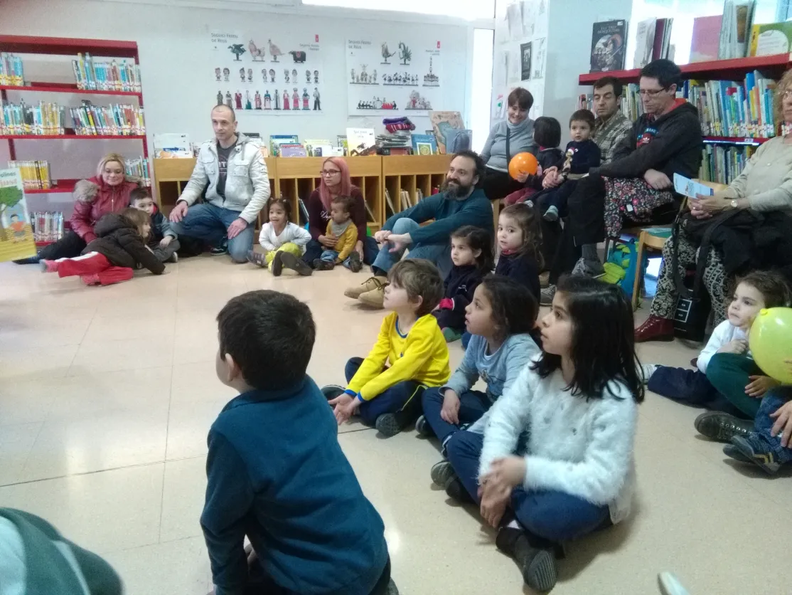 Cuentacuentos en la Biblioteca Xavier Amorós de Reus