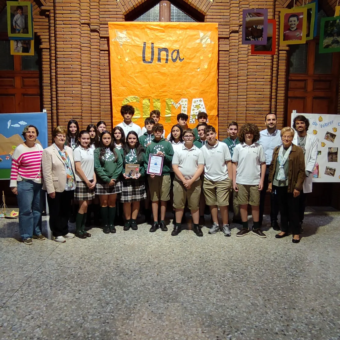 Entrega diploma participación Festival Clipmetrajes