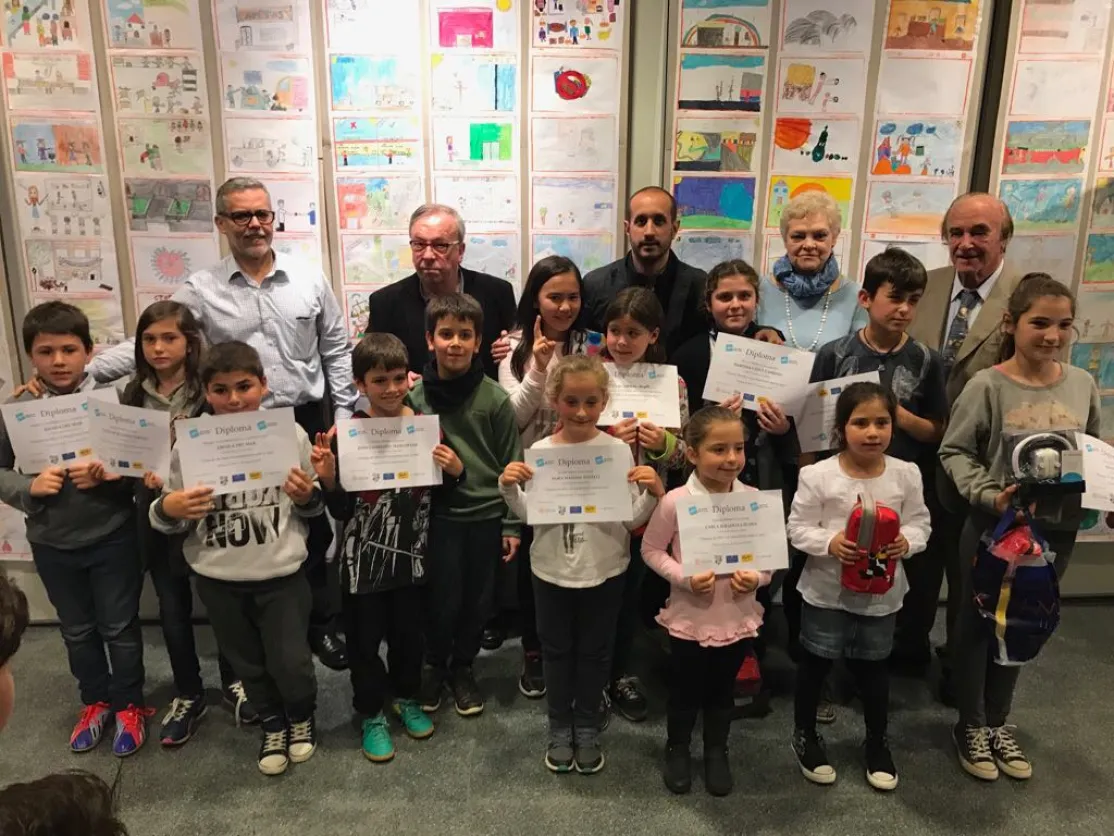 El gOvi entrega los premios del concurso de dibujo que da soporte a Manos Unidas