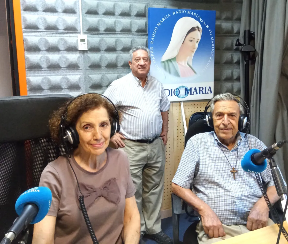 Voluntarios de Manos Unidas Madrid y el padre Alejandro en Radio María