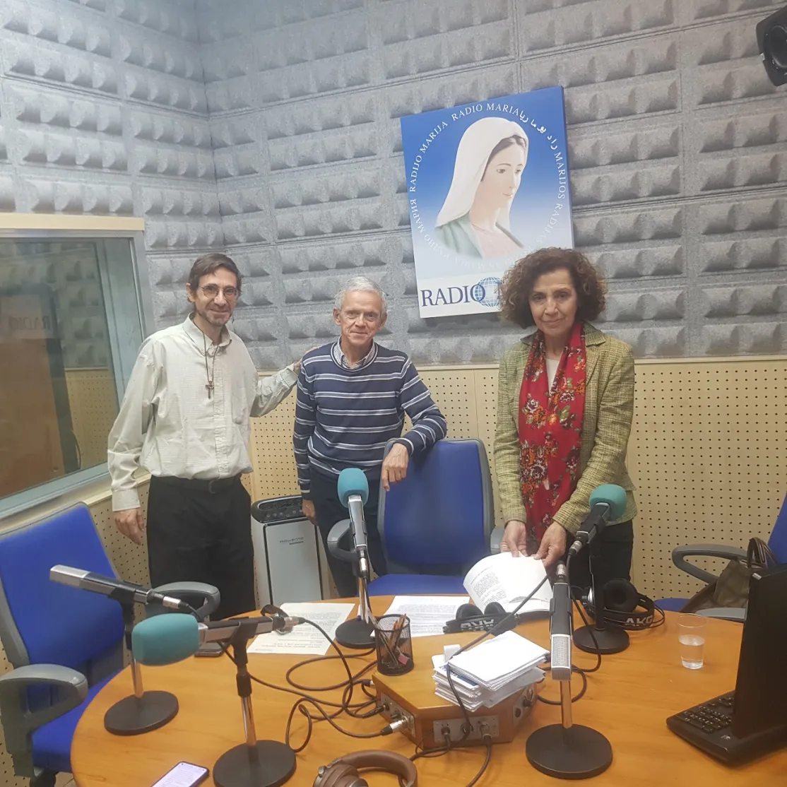 Voluntarios de Manos Unidas Madrid y Jorge Naranjo en el programa Iglesia Viva de Radio María
