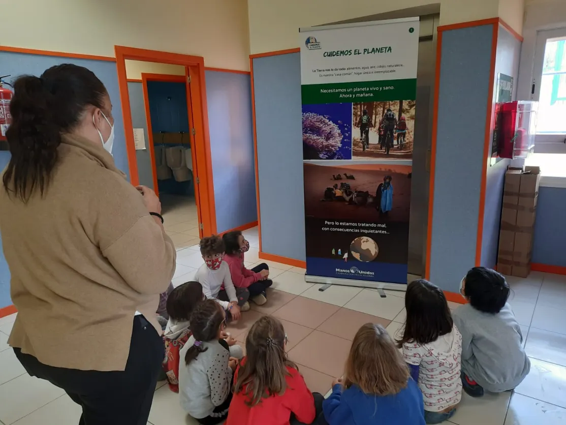 Exposición "Cuidemos el Planeta" en el CP Sierra Oeste de Sta. María de la Alameda (Madrid)