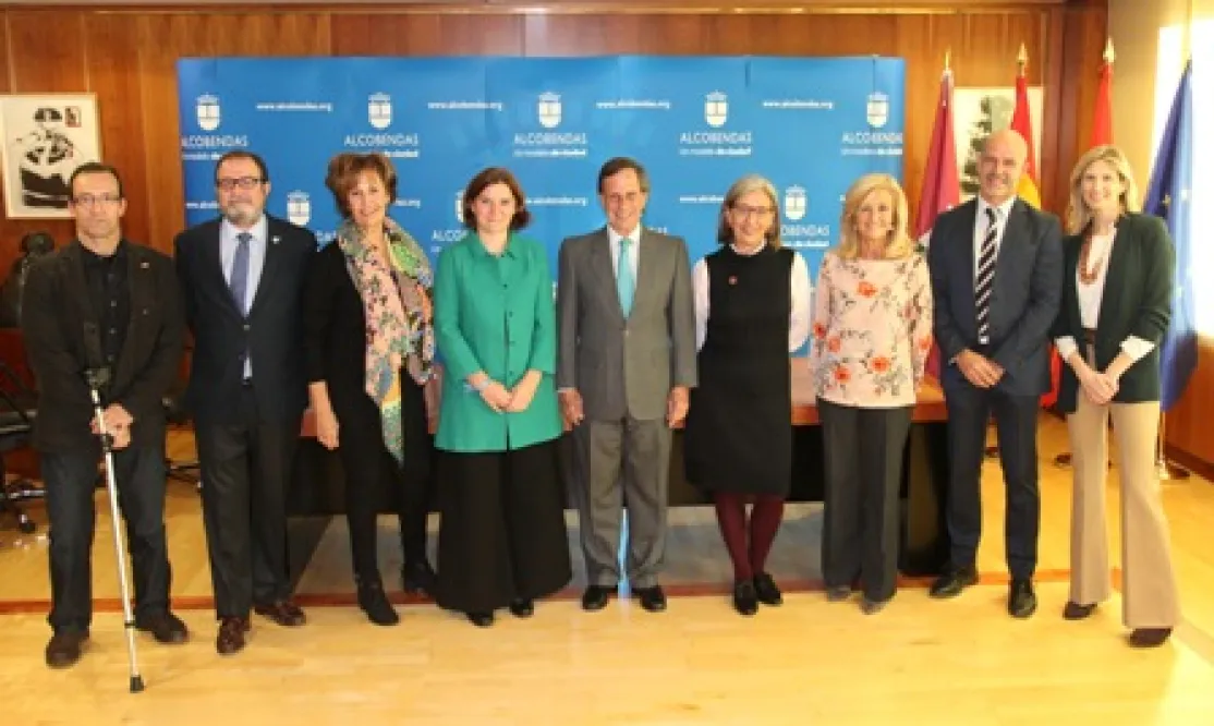 Firma de convenio de Ayto Alcobendas con Manos Unidas Madrid