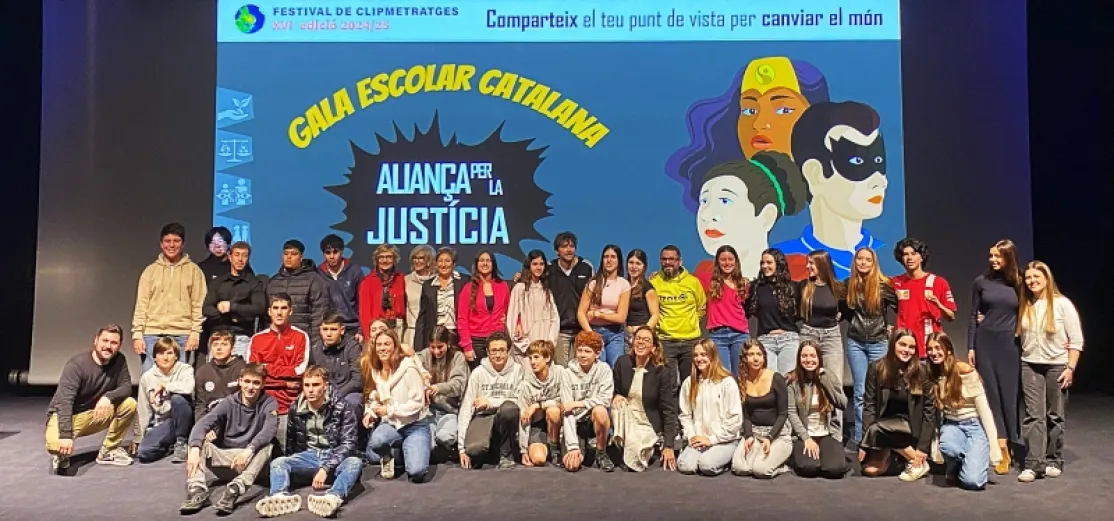 Foto con todos los ganadores de los Clipmetrajes catalanes 2024-2025 | Imagen: Marta Pujol Castilla