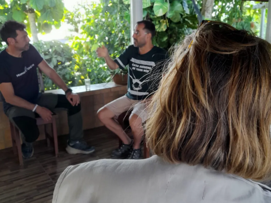 Manos Unidas ONG - Quico Taronjí en la Amazonía - Quico entrevista a un socio local
