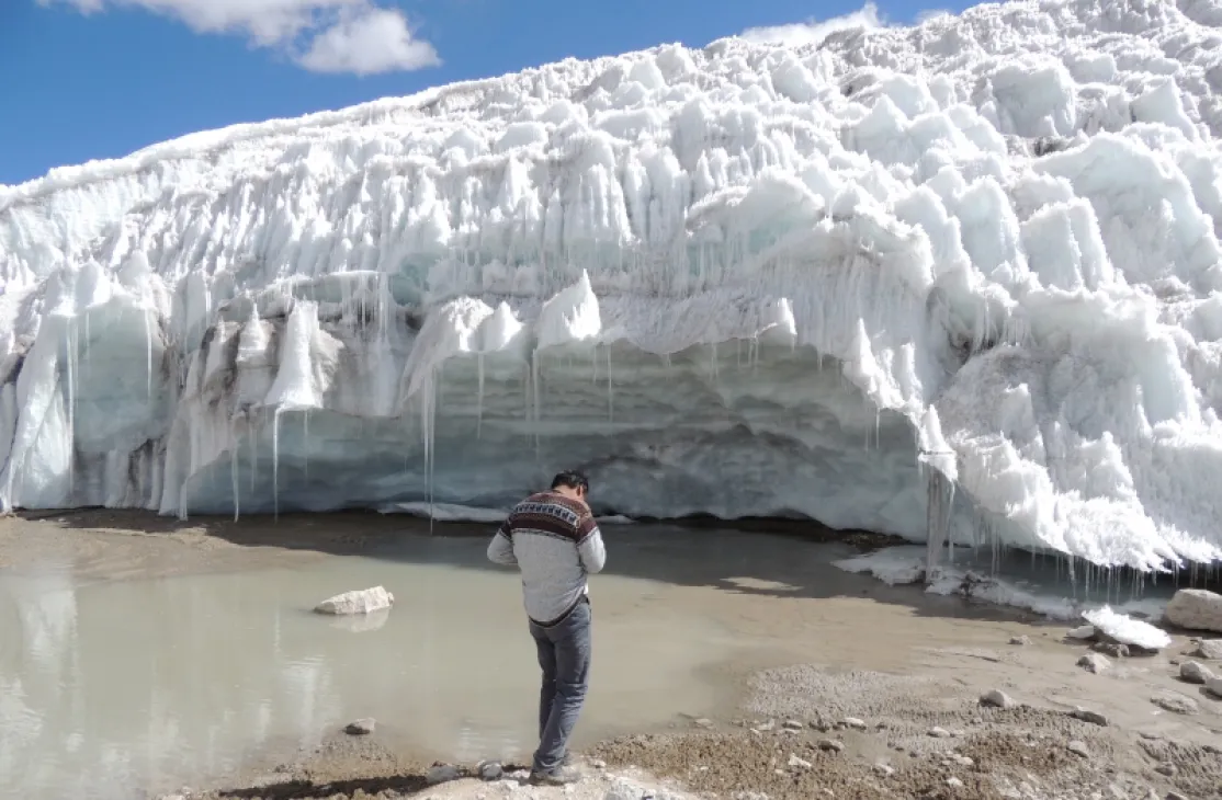 Imagen del glaciar Quelcaya, donde se sitúa el proyecto de extracción minera. Fotografía: DHUMA