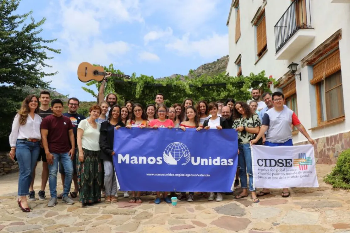 Foto de grupo de los participantes en el I Campamento Sostenible para Jóvenes de Manos Unidas. Foto. Manos Unidas
