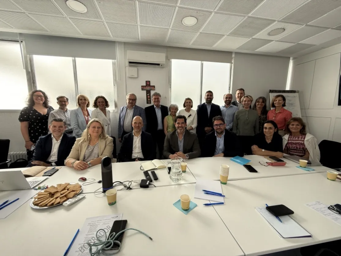 Manos Unidas acoge en su sede al Patronato de Fundación Capgemini. Fotografía: Manos Unidas.