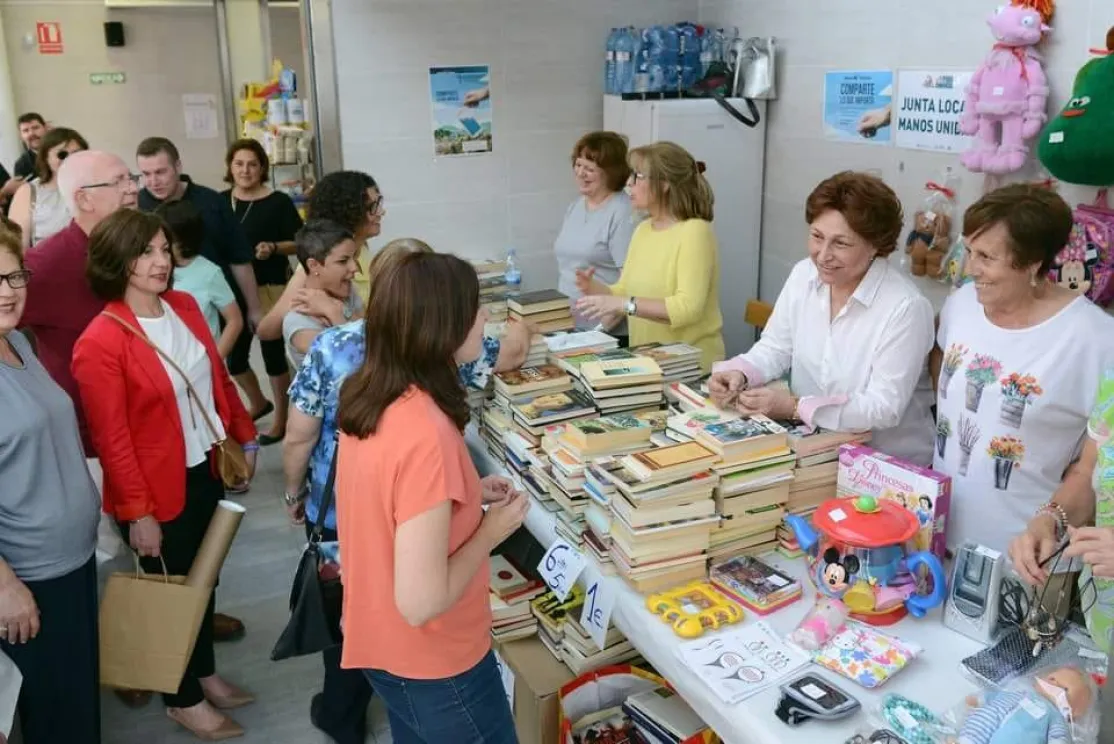 Rastrillo del Libro Solidario en Paiporta por los proyectos de Manos Unidas