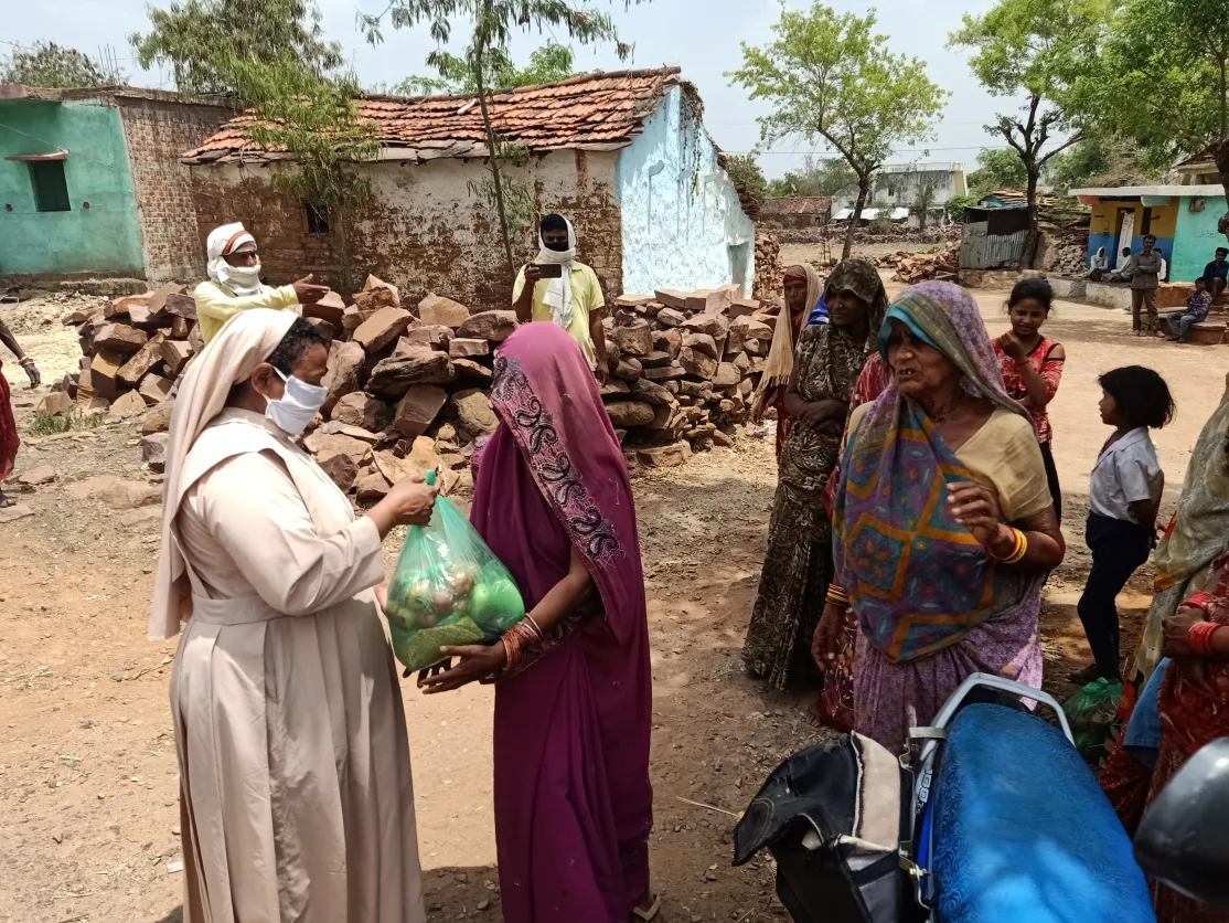 Coronavirus India: Entrega de kits de emergencia. Foro: Manos Unidas/ Servicios sociales de Sagar