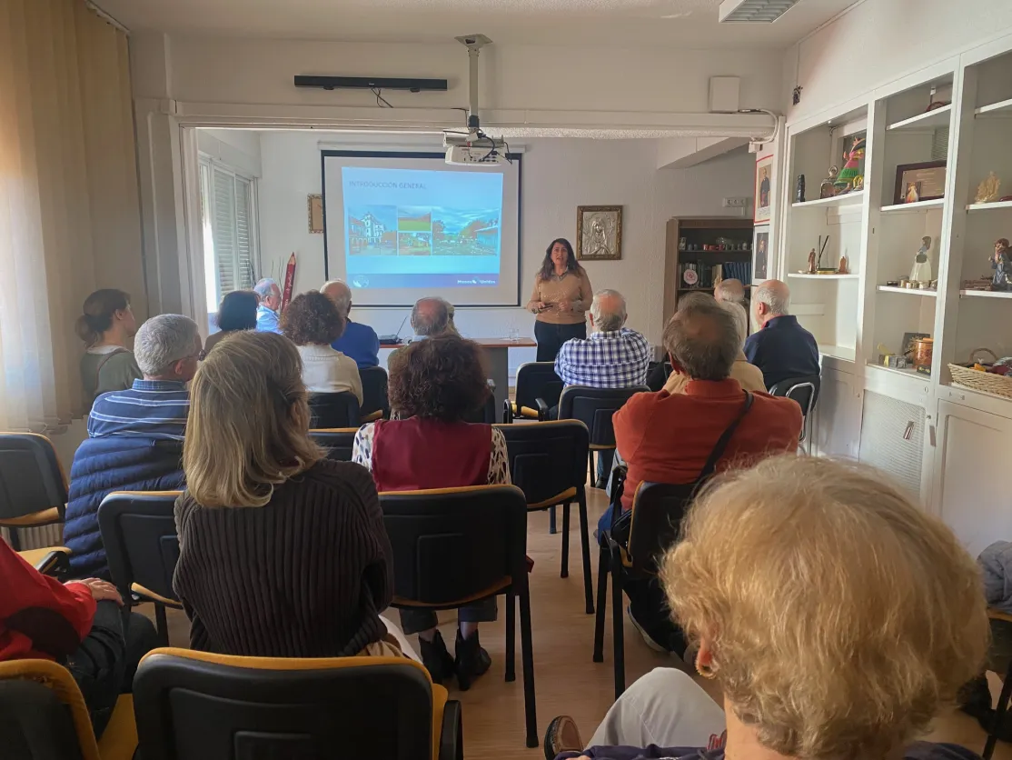 Charla en la Delegación de Madrid sobre proyectos de Manos Unidas en Paraguay y Ruanda