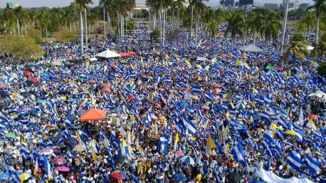 Imagen de una de las marchas vividas en Managua el pasado mes de abril, convocada por la Iglesia para orar por los fallecidos y pedir justicia. Foto Qhubo.com.ni