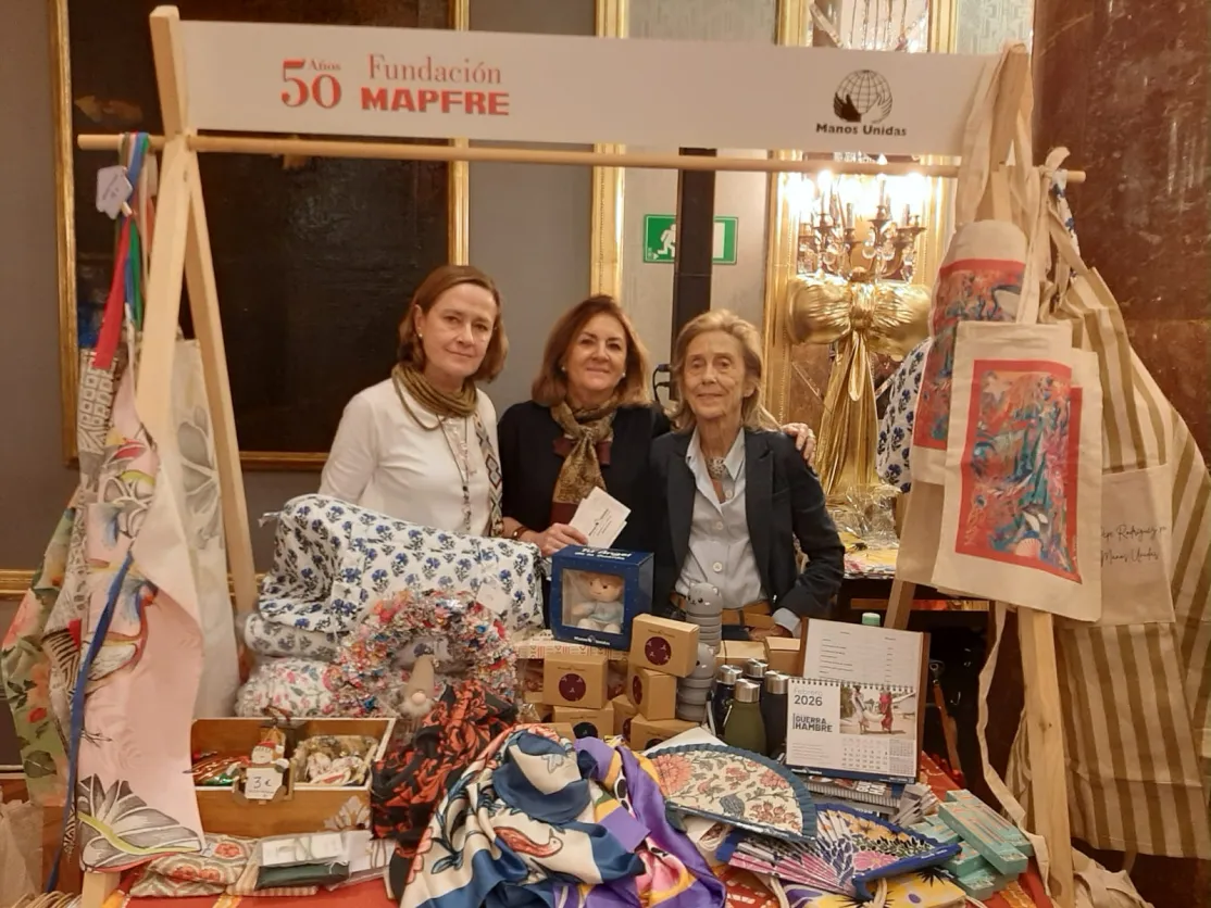 Estand de Manos Unidas Madrid en el Mercadillo Solidario Mapfre 2025