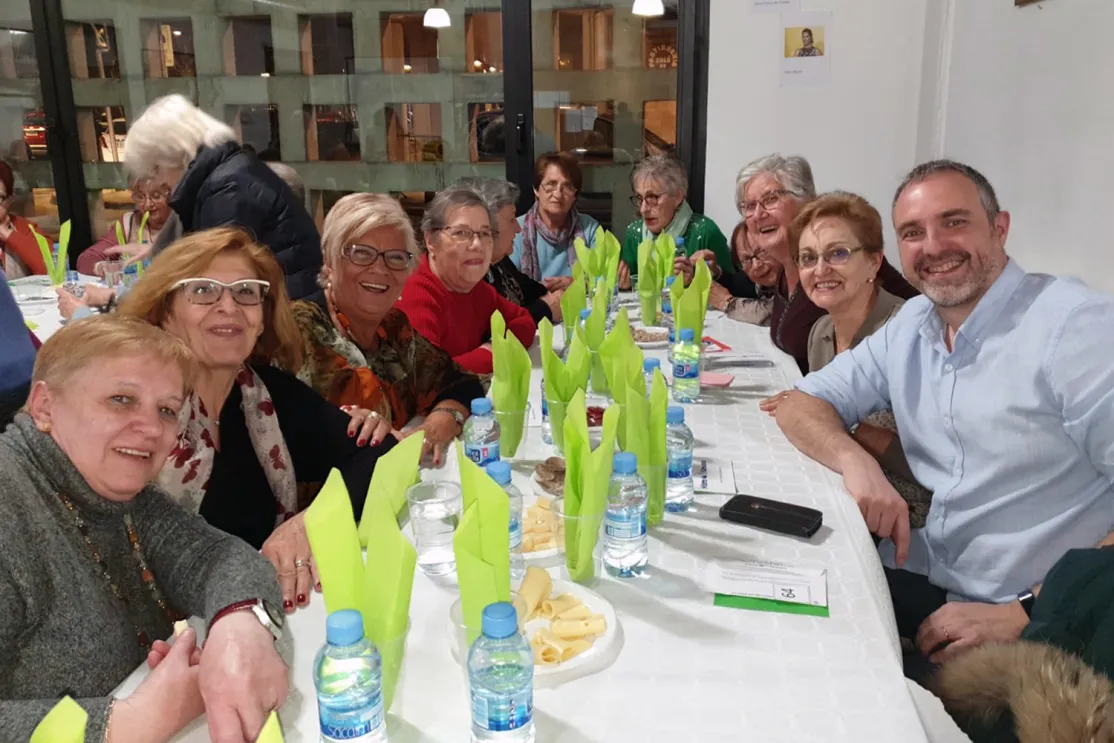 El Centro Cívico "El Passeig" acoge una Cena del Hambre