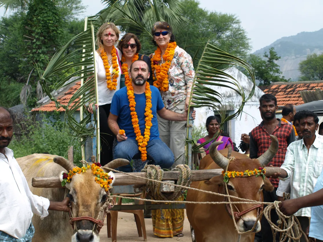 Grupo de voluntarios en el viaje a la India